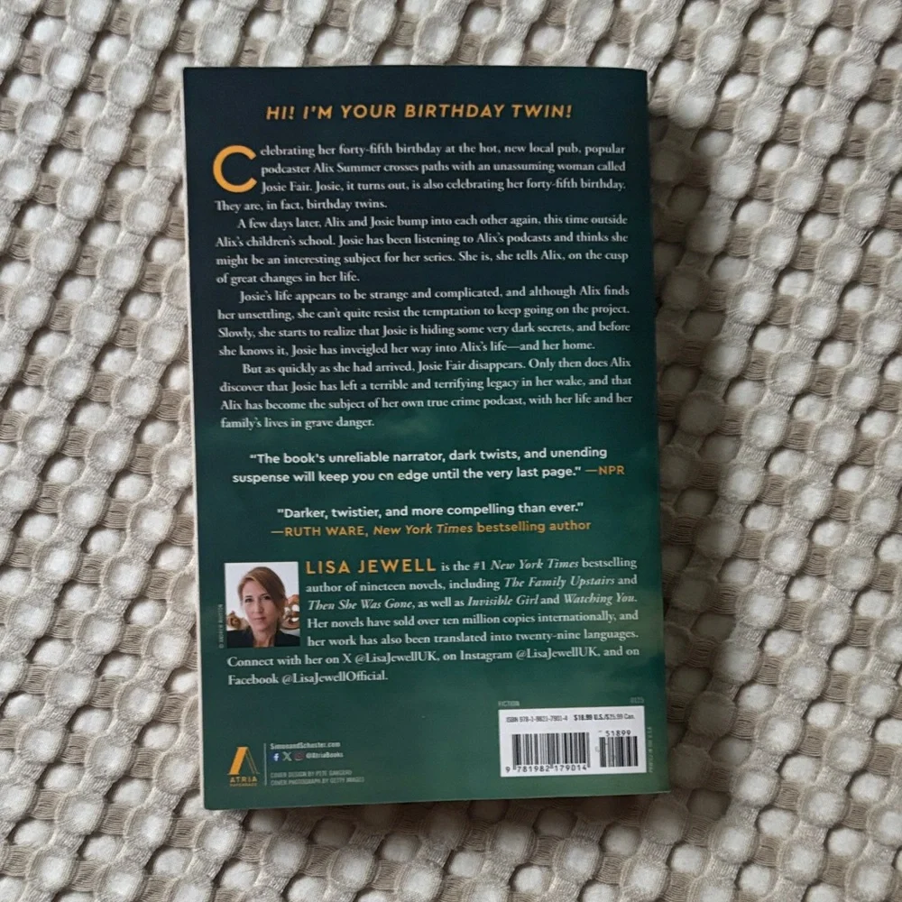Book Bundle - Picture 7 of 8